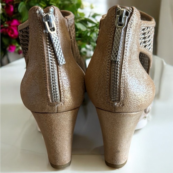 Donald Pilner Jace Metallic Perforated Leather Peep Toe Wedge Sandal. - Picture 3 of 5